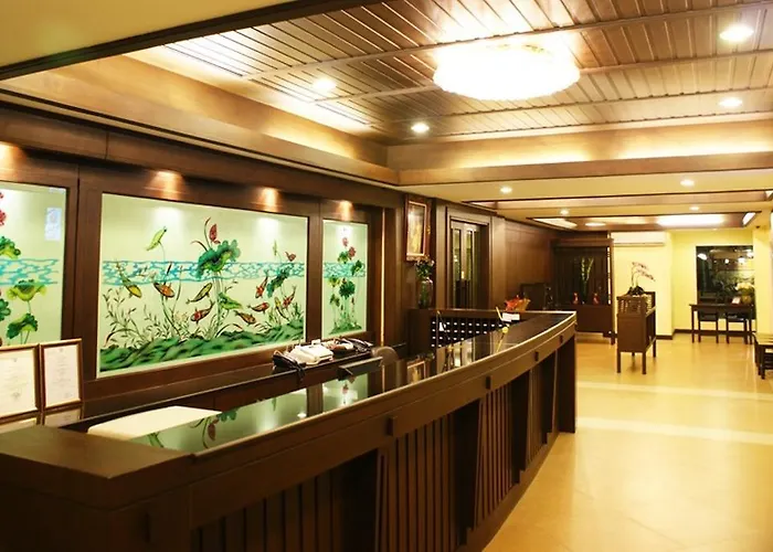 Thong Ta & Hotel 2*