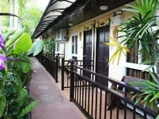 Thong Ta & Hotel 2*
